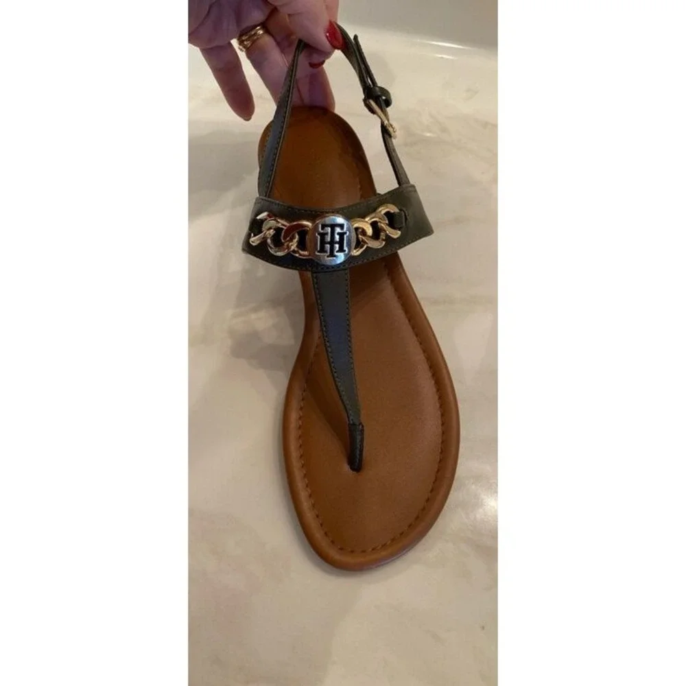 Tommy Hilfiger Dark‎ Brown Thong Sandals Gold Chain Logo Size 8M EUC